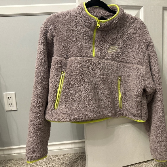 Jacket - Picture 1 of 4